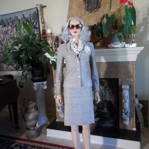 Carolina Herrera Beige Tweed Skirt Suit w/ Raw Edge Detail – Size US 4 - Picture 2 of 16